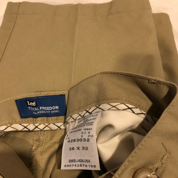 Lee Total Freedom Classic Fit Khaki 